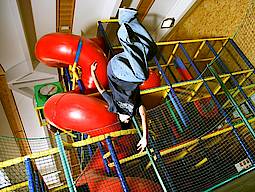 Playarena Tux Indoor Trampolin